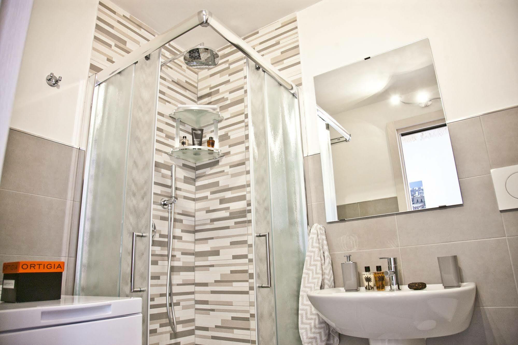 Lazzarella B&B โปลีญาโนอามาเร ภายนอก รูปภาพ