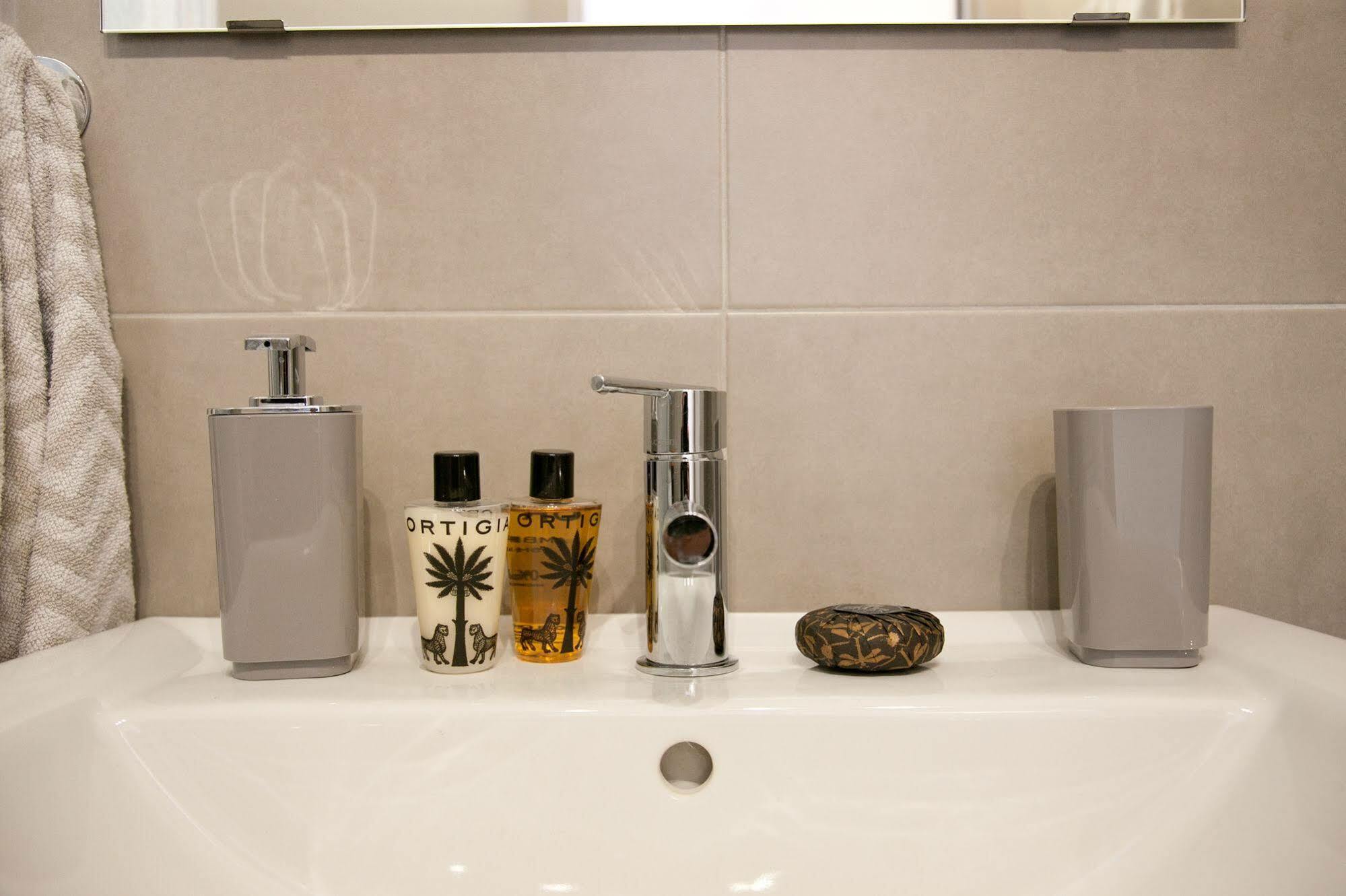 Lazzarella B&B โปลีญาโนอามาเร ภายนอก รูปภาพ